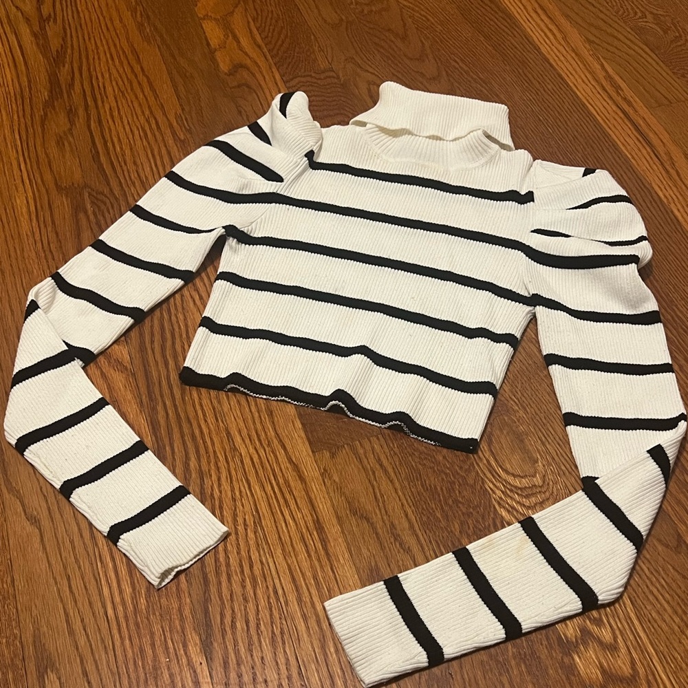 Cozy Striped Cropped Sweater Small